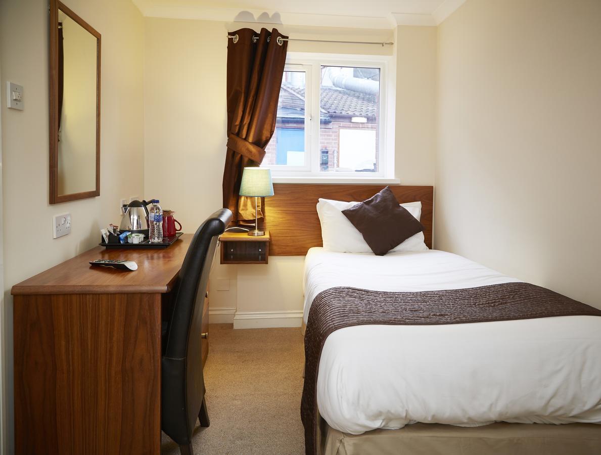 The Terrace Lodge Hotel Yeovil Exteriér fotografie