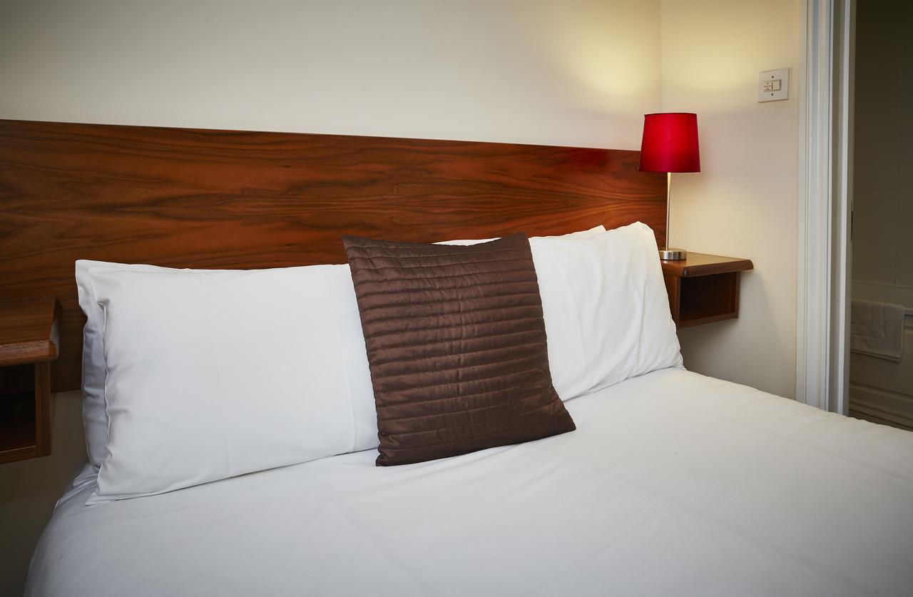 The Terrace Lodge Hotel Yeovil Exteriér fotografie