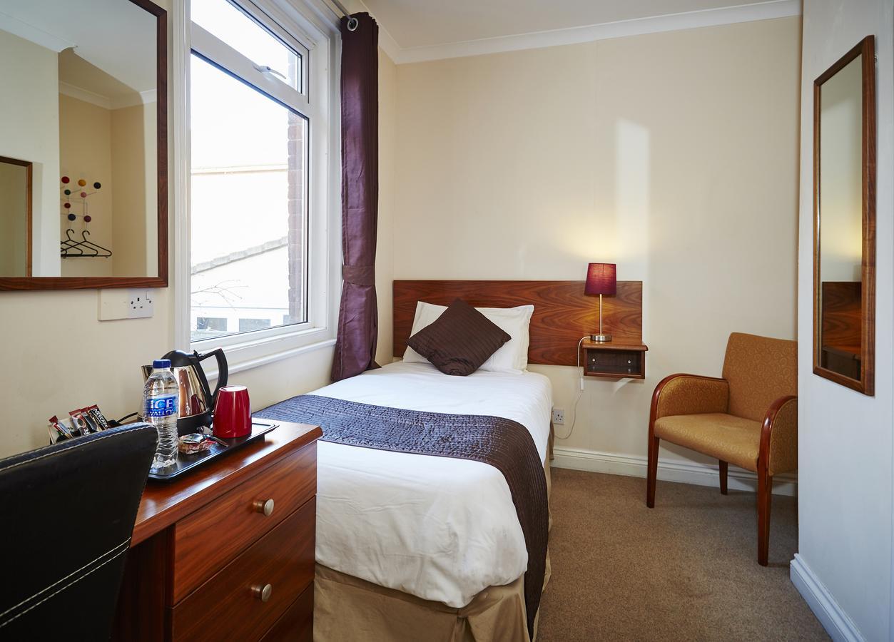 The Terrace Lodge Hotel Yeovil Exteriér fotografie